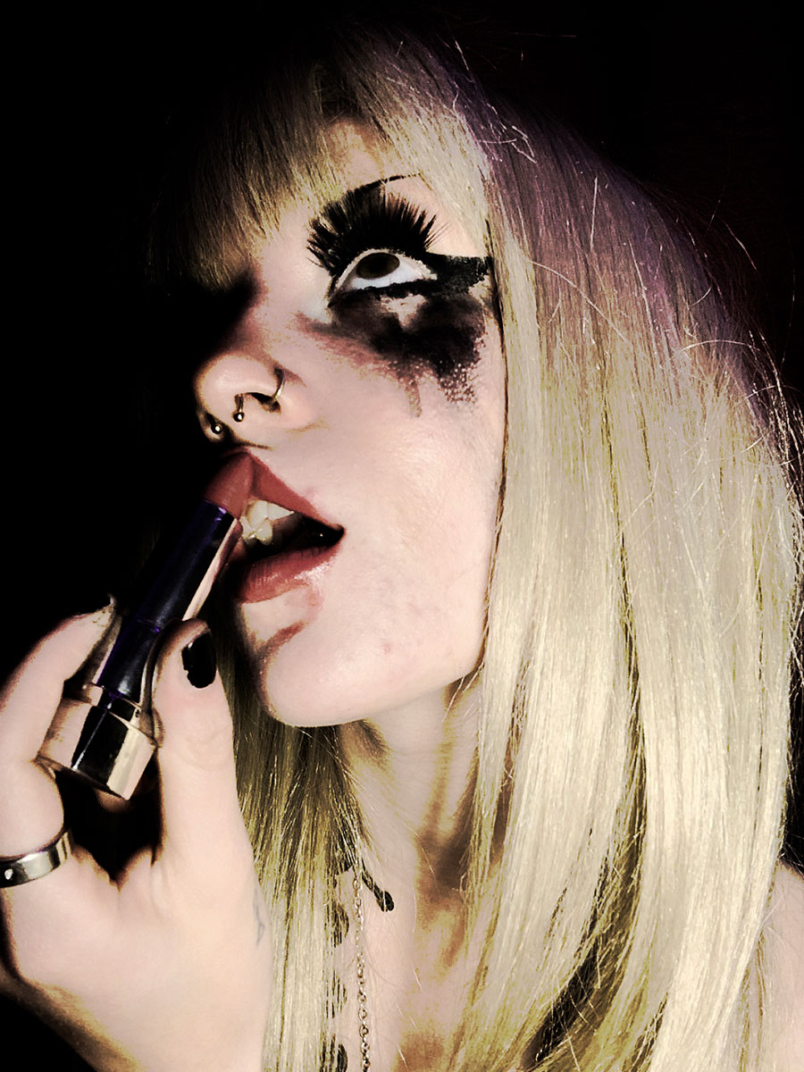 Doll-Face-Lipstick-4 Isabelle Bloom - Photo Narrative 1